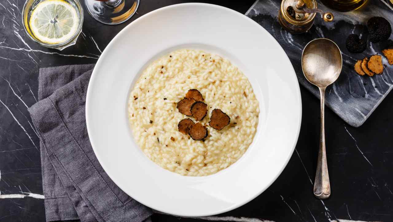 La ricetta per il risotto al tartufo con carciofi: come si prepara?