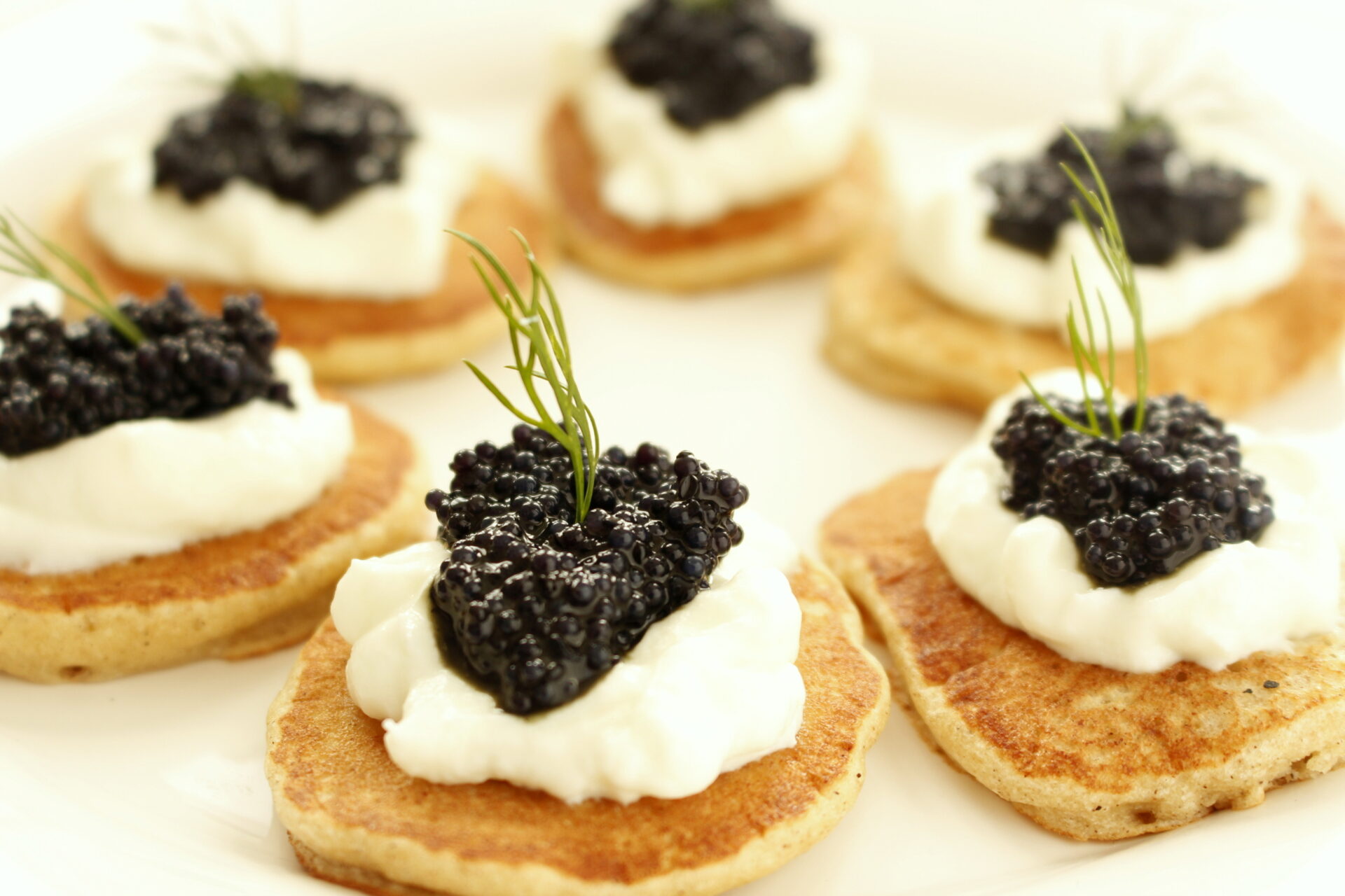 tartine con caviale